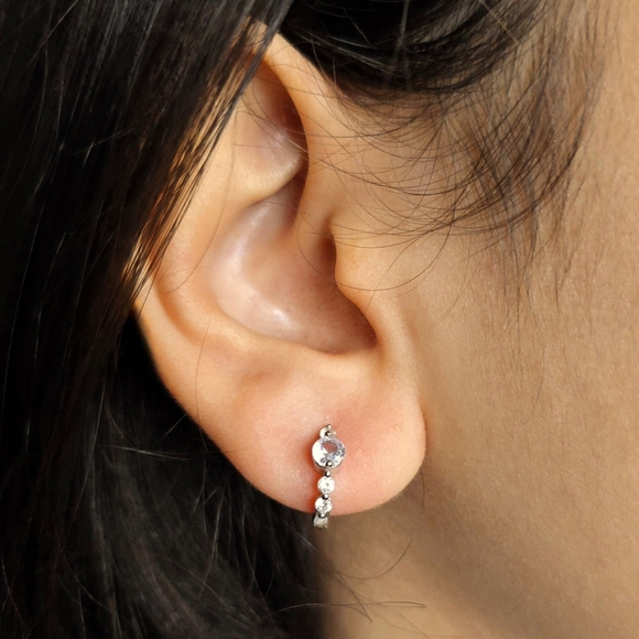 🆕️Minimalist Dainty Hoop Earrings S925 Sterling Silver With Sparkling CZ Stones - Picture 3 of 9
